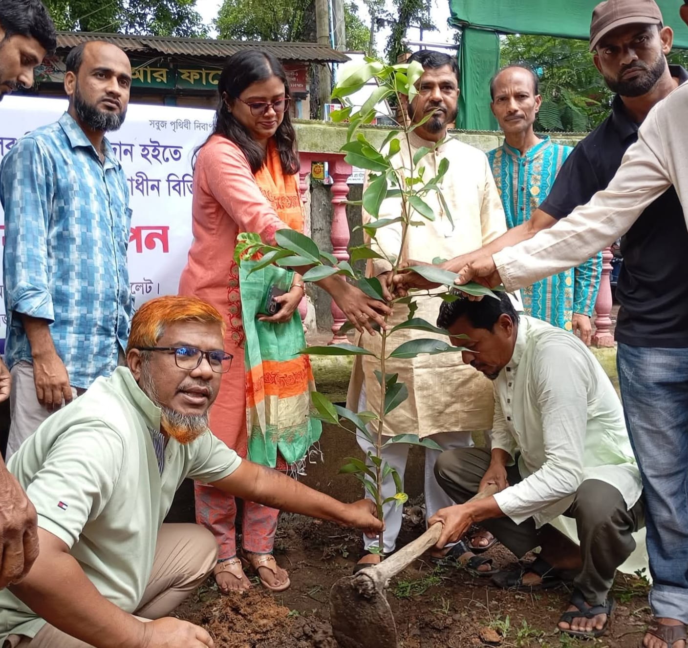 জৈন্তাপুর নিজপাট ইউনিয়নে বৃক্ষরোপন   কর্মসুচির উদ্বোধন: