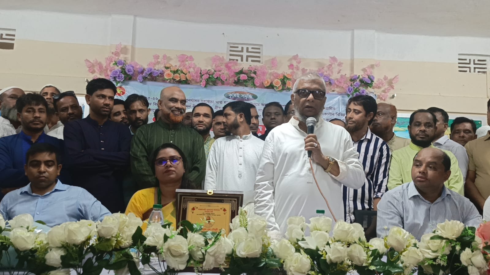 জৈন্তাপুরে শ্রম মন্ত্রীর ব্যস্ত কর্মসূচি:  ইসিজি মেশিন প্রদান, কৃষি উপকরণ ও বিভিন্ন অনুদান বিতরণ