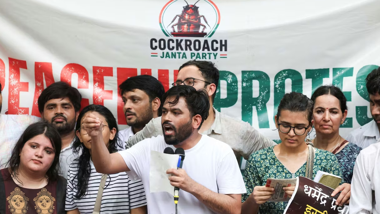 শিক্ষামন্ত্রী পদত্যাগ না করা পর্যন্ত ককরোচ পার্টির আন্দোলন চলবে