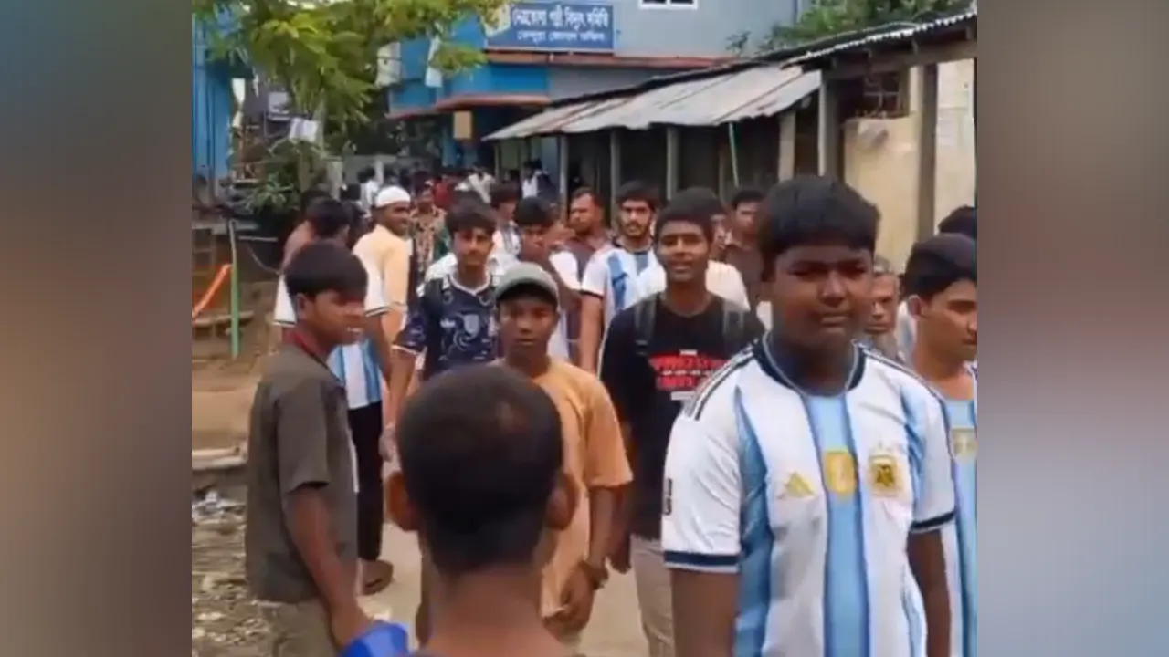 আর্জেন্টিনার ম্যাচ চলাকালে বিদ্যুৎ বিভ্রাট, বিদ্যুৎ অফিসে ভাঙচুর ফুটবলপ্রেমীদের