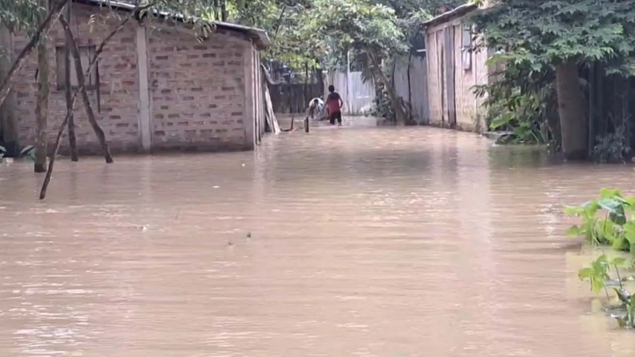 এবার ভাঙল খোয়াই নদীর বাঁধ, প্লাবিত ২০ গ্রাম