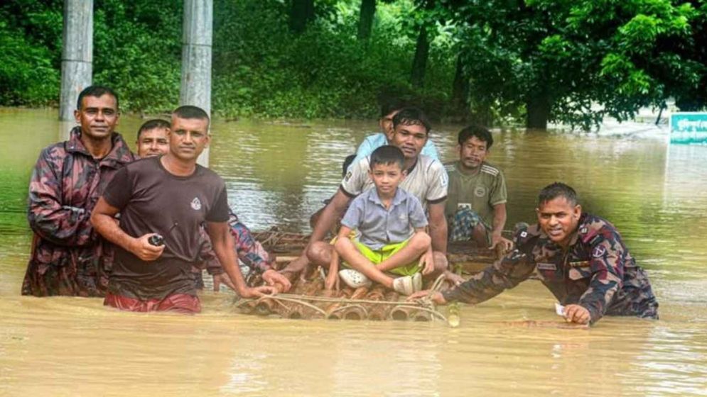 বন্যা-ভূমিধস মোকাবিলায় সিলেট বিভাগের ৩ জেলায় বিজিবি মোতায়েন বন্যা-ভূমিধস মোকাবিলায় সিলেট বিভাগের ৩ জেলায় বিজিবি মোতায়েন