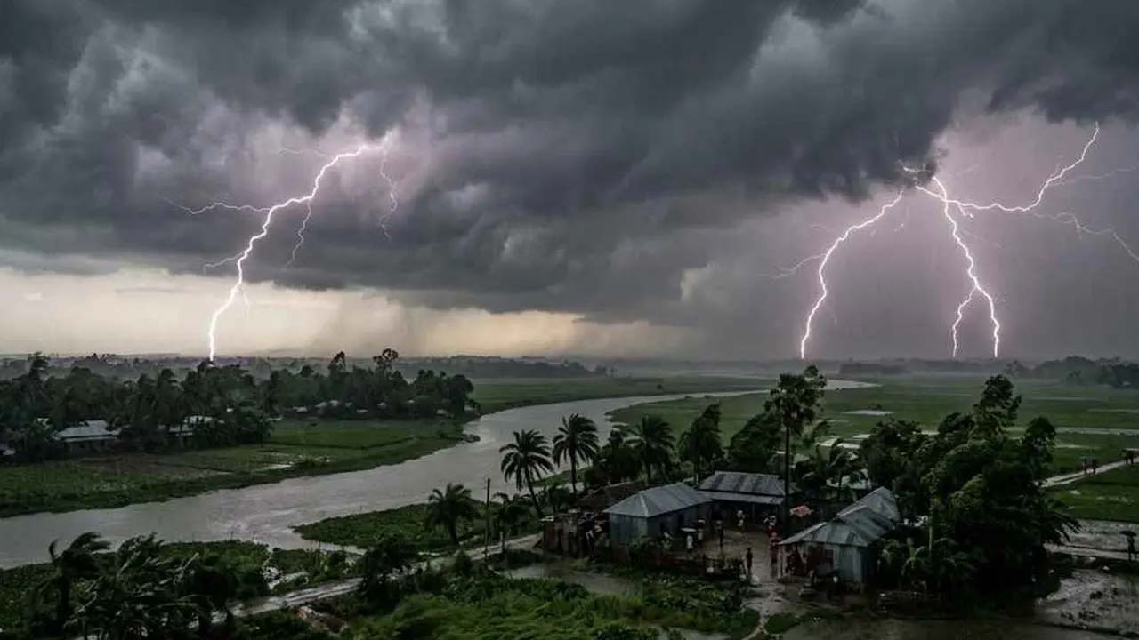 রাত ১টার মধ্যে বজ্রবৃষ্টিসহ ঝড় হতে পারে যেসব অঞ্চলে