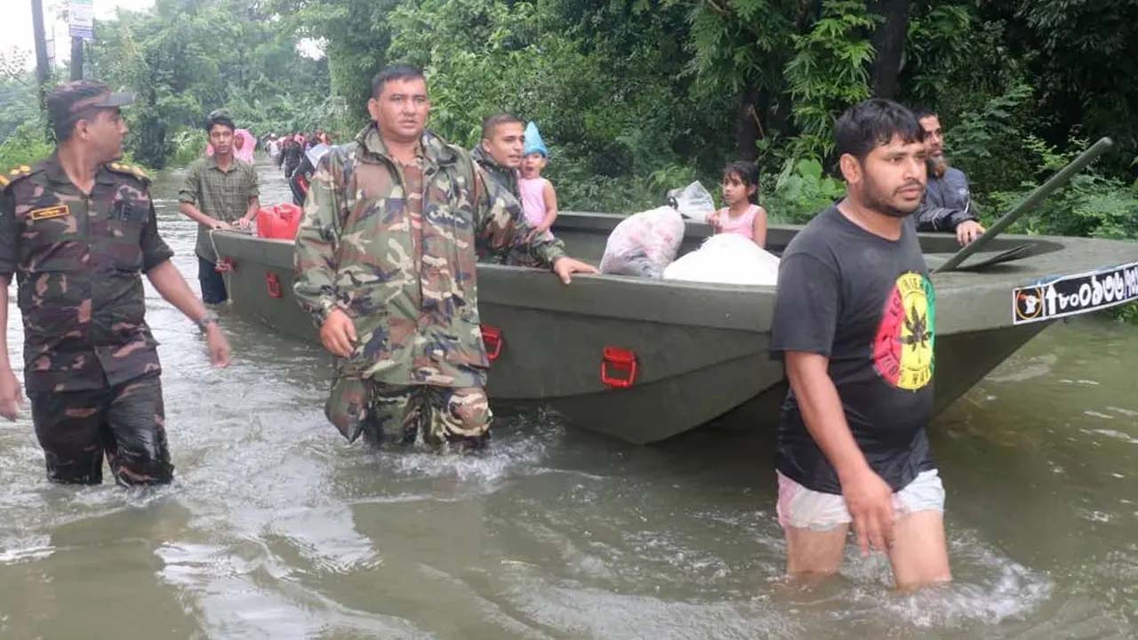 বন্যা মোকাবিলায় চট্টগ্রামে সেনাবাহিনী মোতায়েন