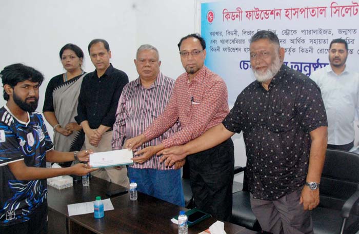 হতদরিদ্র কিডনী রোগীদের ১ কোটি টাকার অনুদান প্রদান