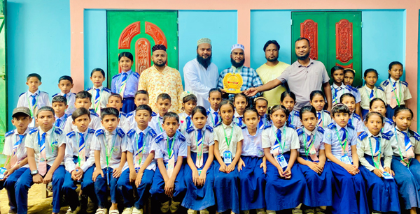 মউশিক কেন্দ্রীয় কমিটির সহ-সভাপতি মিনহাজ উদ্দিনকে সুয়েবুননেছা আইডিয়াল একাডেমির সংবর্ধনা