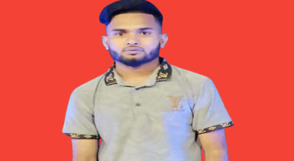 সিলেটে পটপরিবর্তনের পর রাতারাতি খোলস বদল: বিএনপির নাম ভাঙিয়ে কামরানের ‘বুঙ্গা’ সিন্ডিকেট, জিন্দাবাজার-লালাদিঘী পাড়ে অবৈধ পণ্যের পাহাড়