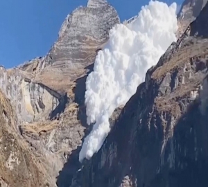 নেপালে ভয়াবহ তুষারধসে নিহত ৩, আহত ৯