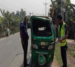 বিয়ানীবাজারে অটোরিকশা খাদে পড়ে নিহত ১