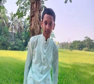 ফুটবলে কিক মারায়, সপ্তম শ্রেণির ছাত্রকে হত্যা