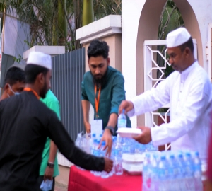 ২য় ধাপে “৪ টেখায় ইফতার” বিতরণ করলো ক্লিন সিটি সামাজিক সংগঠন