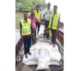 সুনামগঞ্জে ৯৯ বস্তা ভারতীয় চিনি ও নৌকাসহ আটক ২