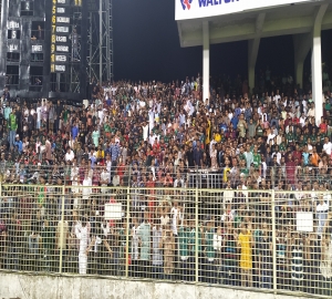 সিলেটে দর্শকদের ঢলে পুরো স্টেডিয়াম কানায় কানায় পরিপূর্ণ