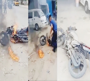 মৌলভীবাজারে ভ্রাম্যমাণ আদালতের সম্মুখে নিজ বাইকে আগুন দিলেন যুবক