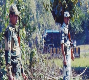 বিএসএফ বাধায় দুই বছর ধরে বন্ধ কুলাউড়া প্রতিরক্ষা বাঁধের কাজ