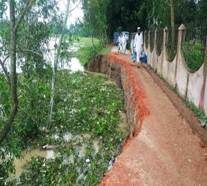 কুশিয়ারার কবলে সড়ক ভেঙে ৮ দিন ধরে যানচলাচল বন্ধ
