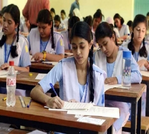 পিছিয়ে যাচ্ছে এইচএসসি পরীক্ষা