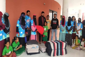 আনন্দ পাঠশালার শিক্ষার্থীদের মাঝে শীতবস্ত্র বিতরণ