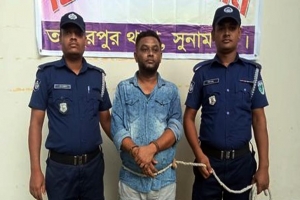 সীমান্তের সেই আবাসিক হোটেল কারবারি রাজু খন্দকার পুলিশের খাঁচায়