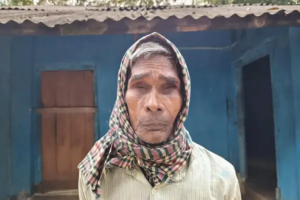 ভাবছিলাম আর ভিক্ষা করতে হবে না ছেলে চালাবে সংসার : জন্মান্ধ রামনারায়ন