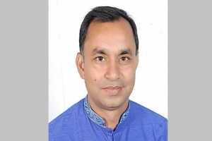 ইউপি চেয়ারম্যান পলাতক, জনসেবায় ভোগান্তি