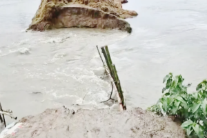 সুনামগঞ্জে পাহাড়ি ঢলে ভেঙে গেলো এরনবিলের বাঁধ