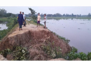 রাতের আঁধারে কাটা হলো জগন্নাথপুরের বেড়িবাঁধ, শত শত মানুষের ভোগান্তি