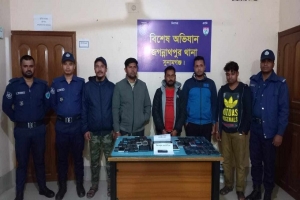 জগন্নাথপুরে চোরাই মোবাইল বেচাকেনা, গ্রেপ্তার ৫