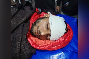 ফুল দেওয়া নিয়ে ছাত্রলীগের দু’পক্ষের সংঘর্ষে আহত ৫