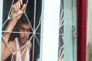 সুনামগঞ্জে বাসাভাড়া দিতে দেরি হওয়ায় তালাবদ্ধ করে রাখলেন বাড়ির মালিক