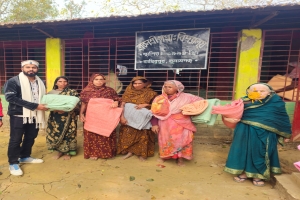তাহিরপুরে শীতার্তদের মাঝে শীতবস্ত্র বিতরণ 