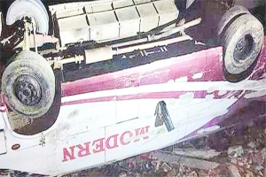 বরযাত্রীবাহী বাস খাদে পড়ে নিহত ১
