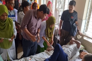 পানি পান করে হাসপাতালে ৩২ শিক্ষার্থী