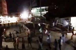 মাইকে ঘোষণা দিয়ে ৫ ঘণ্টাব্যাপী সংঘর্ষ, আহত শতাধিক