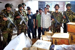 সুনামগঞ্জে পাচাঁরকৃত ২ কোটি টাকার মালামালসহ ৫ জন গ্রে ফ তা র