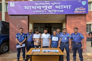 মাধবপুরে লু ট হওয়া মালামালসহ ৩ ডা কা ত গ্রে প্তা র