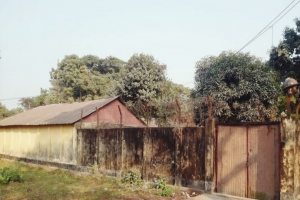 ছাতকে রেলের অরক্ষিত সম্পদ লুট