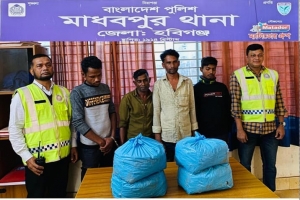 মাধবপুরে ৮ কেজি গাঁজাসহ  ৪ জন গ্রে প্তা র 