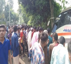 শান্তিগঞ্জে বাসের চাপায় স্কুল শিক্ষার্থীসহ নিহত ২
