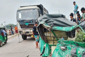 মাধবপুরে ট্রাক-অটোরিকশা সংঘর্ষ, নিহত ২