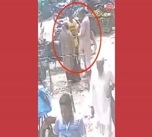 বরকত বাড়ানোর ফু দিয়ে প্রবাসীর স্ত্রীর টাকা নিয়ে নিলো প্রতারক চক্র