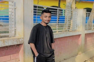 বড়লেখায় স্কুলের গেটে ঝুলে ত'রু'ণে'র মৃত্যু