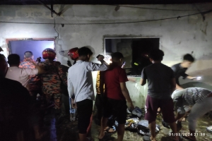 মাধবপুরে পাল গার্মেন্টসের গোডাউন পুড়ে ছাই