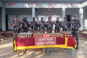 সুনামগঞ্জে বিপুল পরিমাণ ভারতীয় মদ জব্দ 