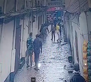 মৌলভীবাজারে যুবক পেটানো অপর সন্ত্রাসীরা এখনও ধরা পড়েনি